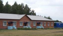 Спальный корпус предназначен для проживания детей и педагогов во время проведения летних оздоровительных смен в ДООЛ "Солнечный". 